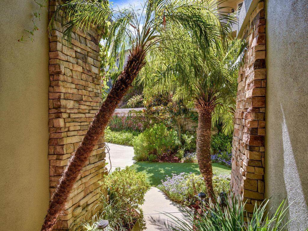 https://bt-photos.global.ssl.fastly.net/socal/orig_boomver_1_422541219-2.jpg