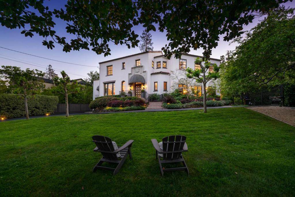335 El Portal Avenue - Photo 1