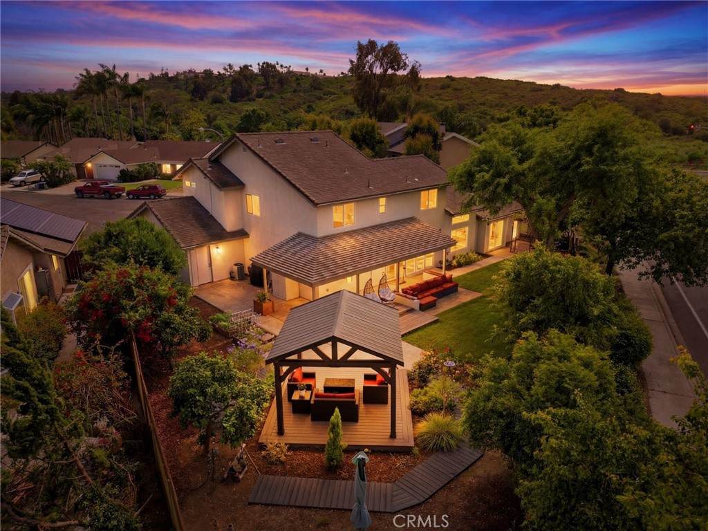 4558 Stratford - Photo 1