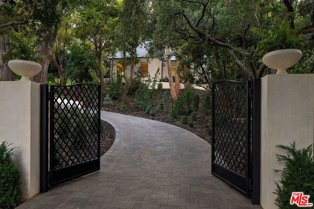 943 Moraga Drive - Photo 1