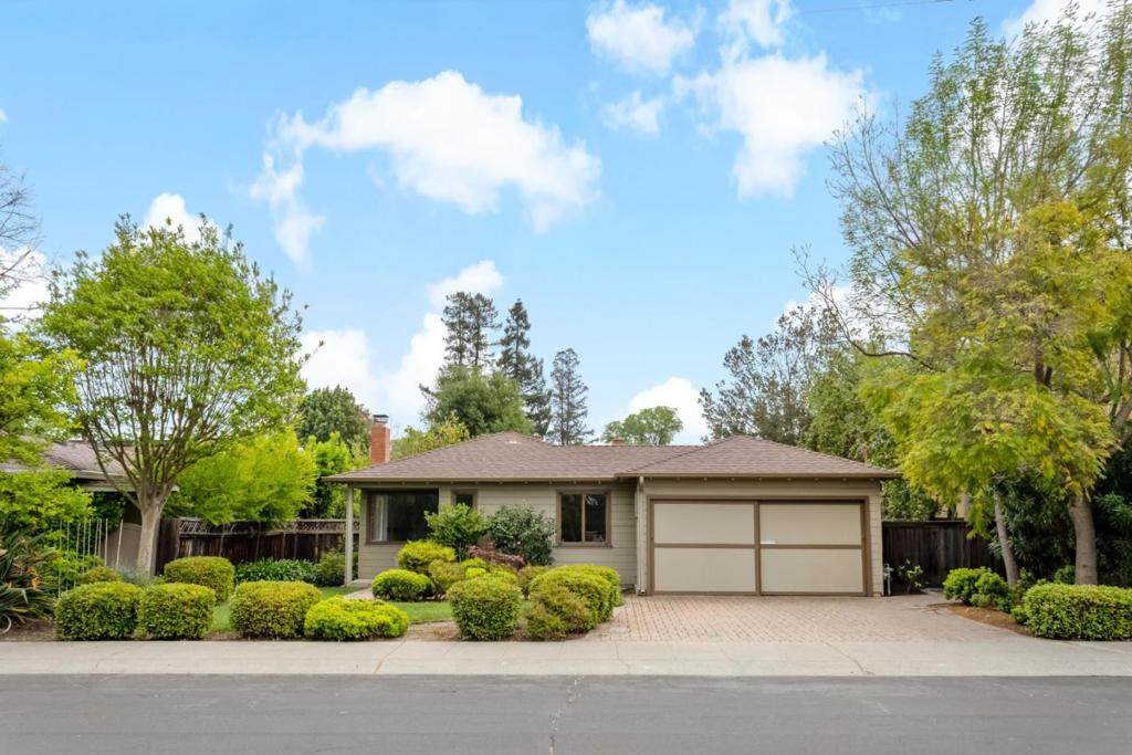 744 Mayview - Photo 1