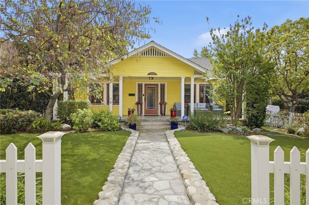 402 Wildrose Avenue - Photo 1