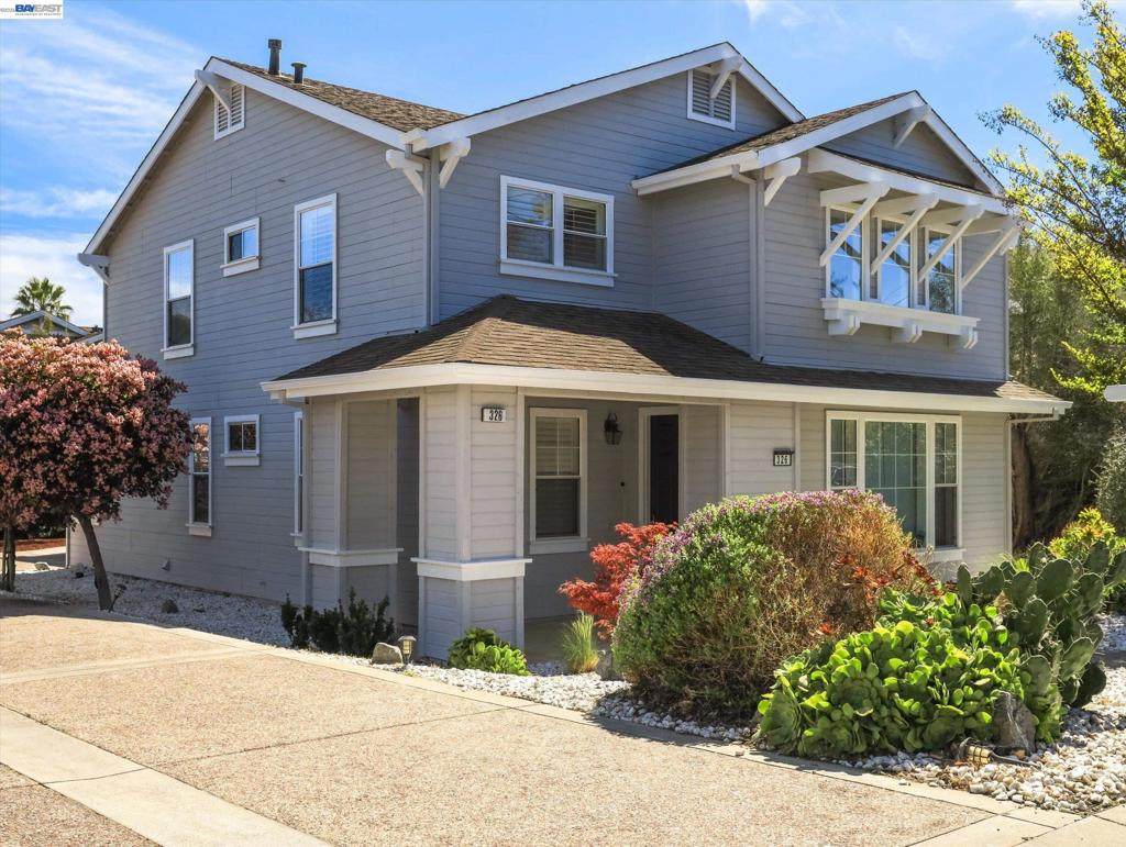 326 I St - Photo 1