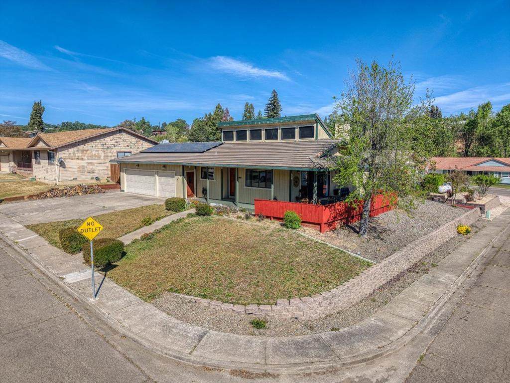 912 19th Street - Photo 1