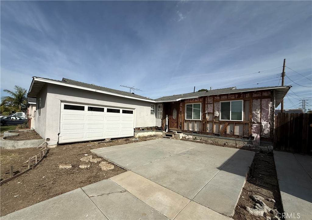 10285 Belcher - Photo 1
