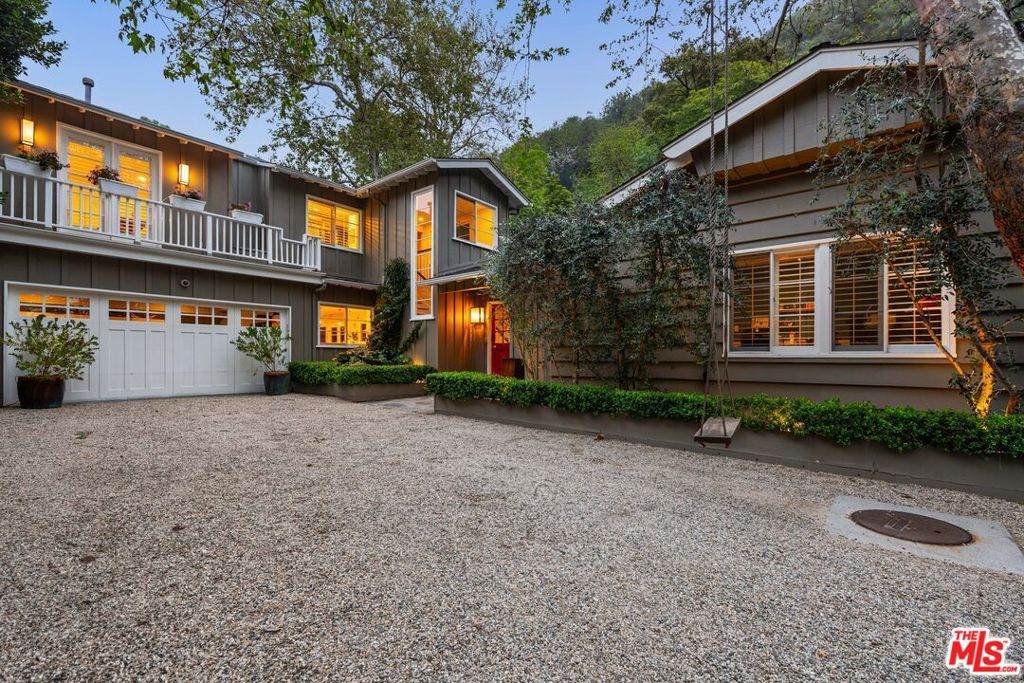 3354 Mandeville Canyon Road - Photo 1