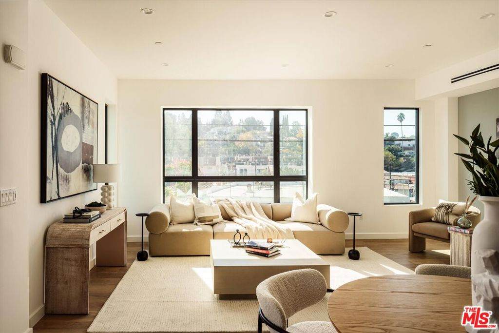 2822 1/2 Avenel Street - Photo 1