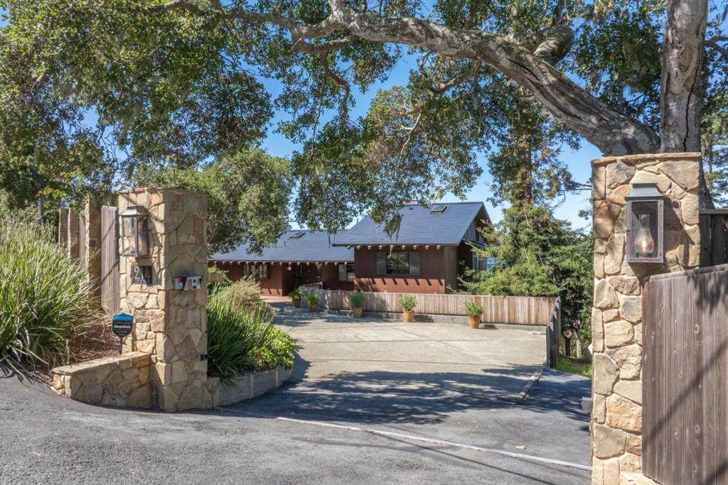 214 Crest Road - Photo 1