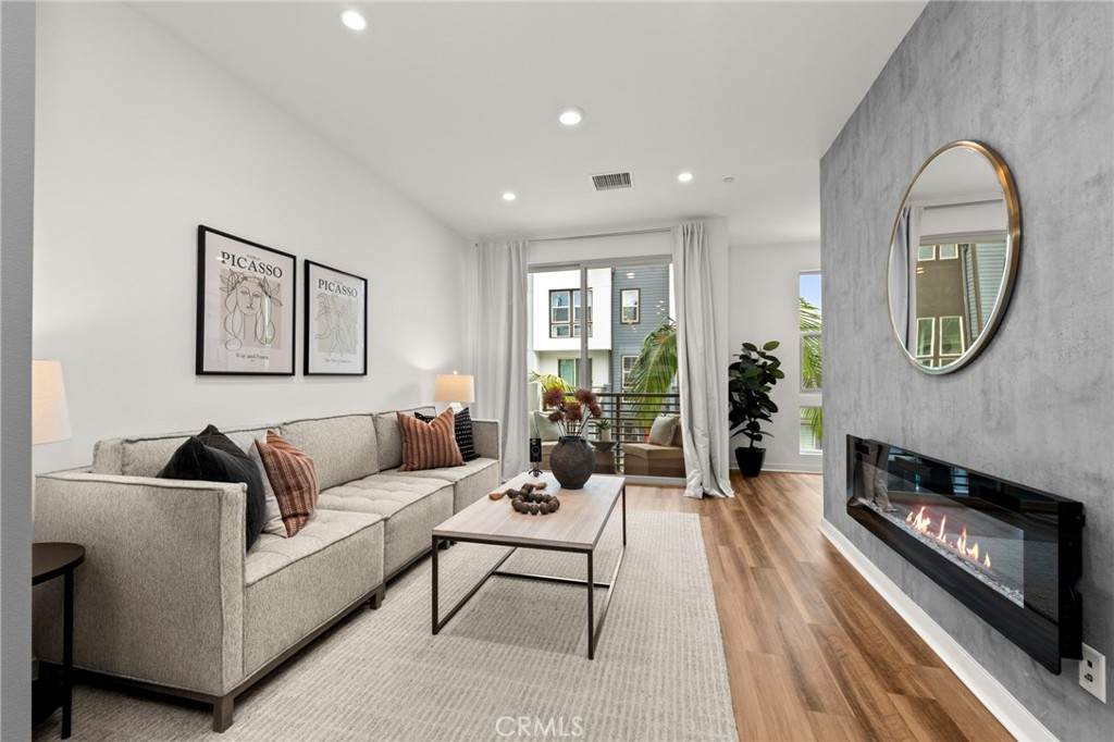 210 Placemark - Photo 1