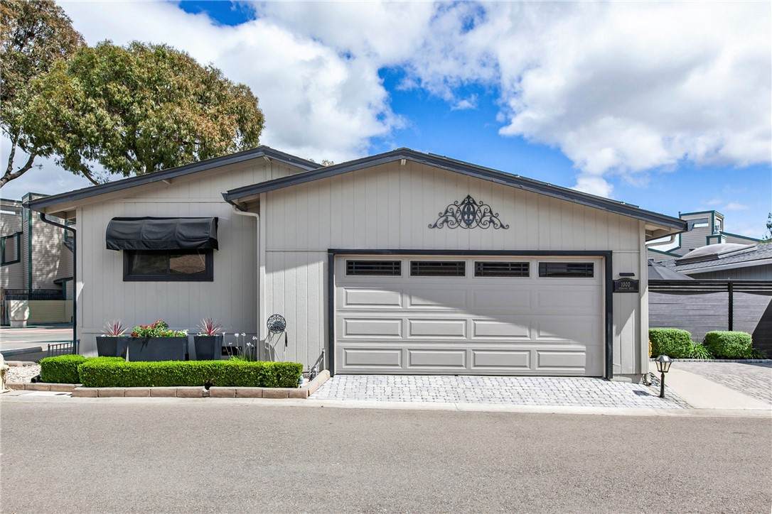1000 Stephanie Drive - Photo 1