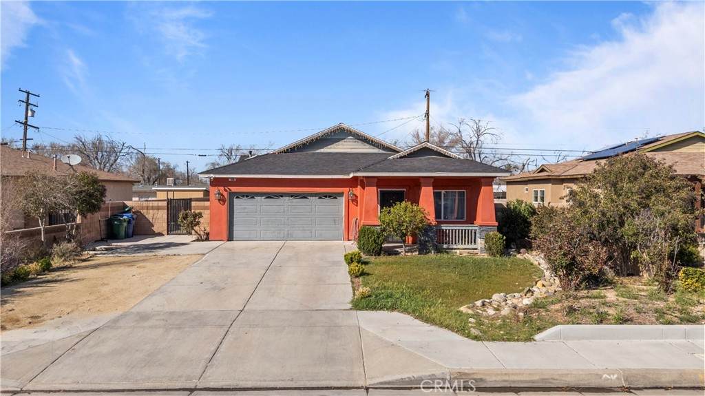 1329 Ave I - Photo 1