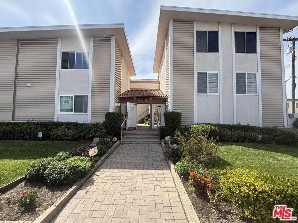25921 Oak Street - Photo 1