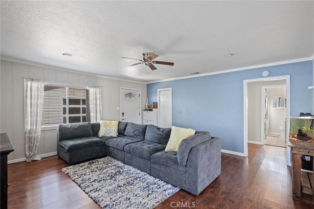 715 Colusa Avenue - Photo 1