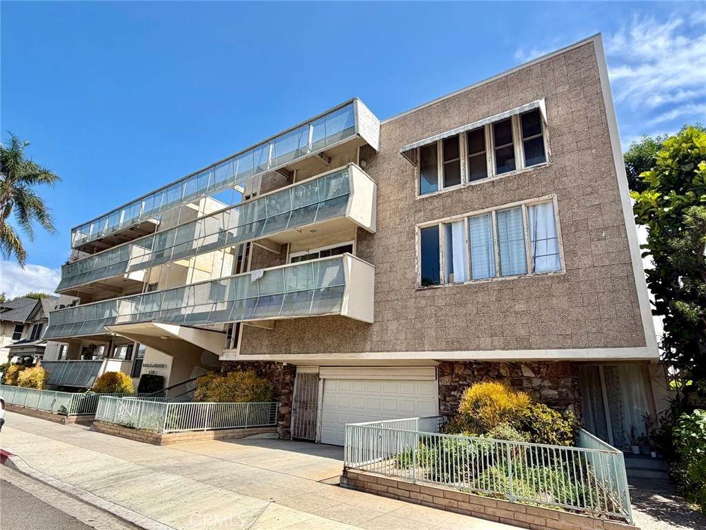 528 Cedar Boulevard - Photo 1