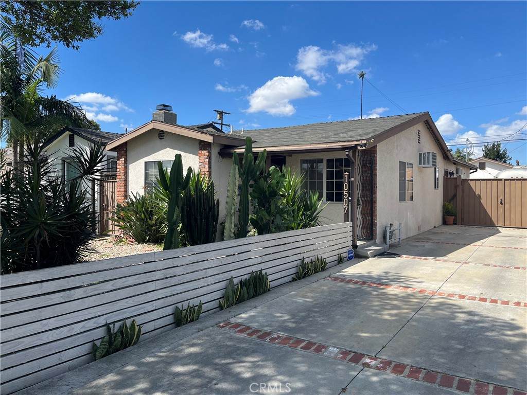 10507 Pinehurst Avenue - Photo 1