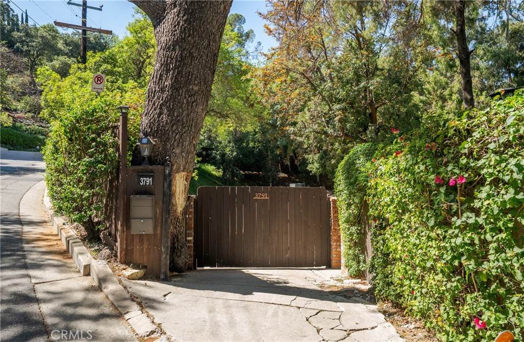 https://bt-photos.global.ssl.fastly.net/socal/orig_boomver_1_422731032-2.jpg