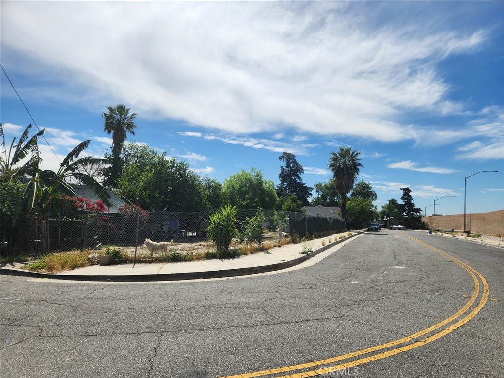 https://bt-photos.global.ssl.fastly.net/socal/orig_boomver_1_422731204-2.jpg