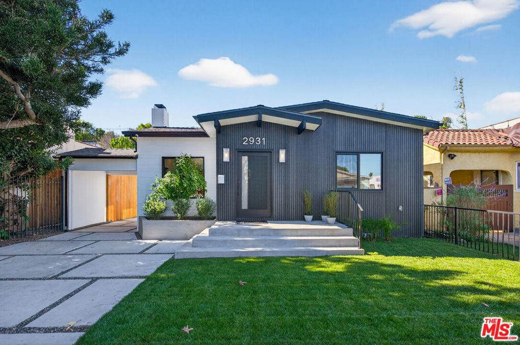 2931 Bronson Avenue - Photo 1