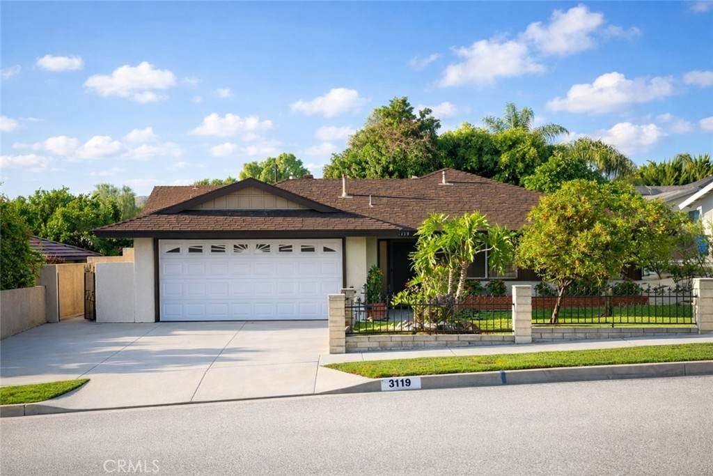 3119 Valley View - Photo 1