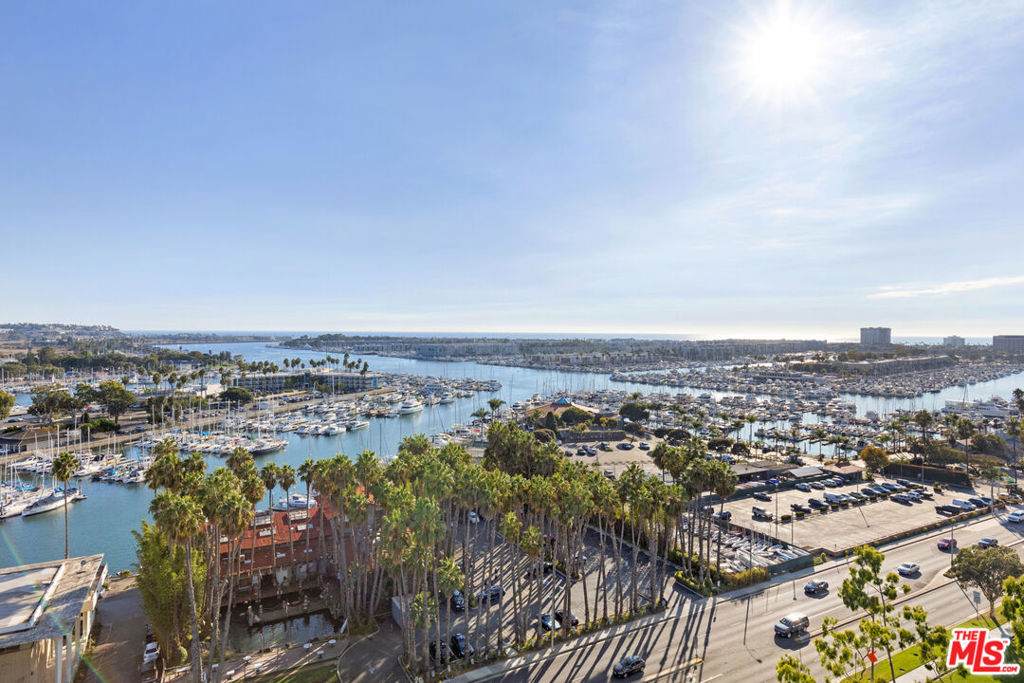 https://bt-photos.global.ssl.fastly.net/socal/orig_boomver_1_422817807-2.jpg