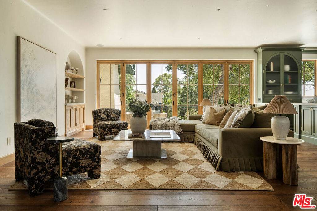 https://bt-photos.global.ssl.fastly.net/socal/orig_boomver_1_422818911-3.jpg