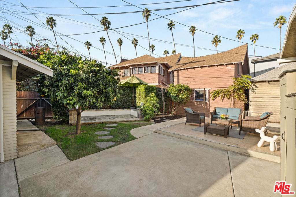 https://bt-photos.global.ssl.fastly.net/socal/orig_boomver_1_422836909-2.jpg