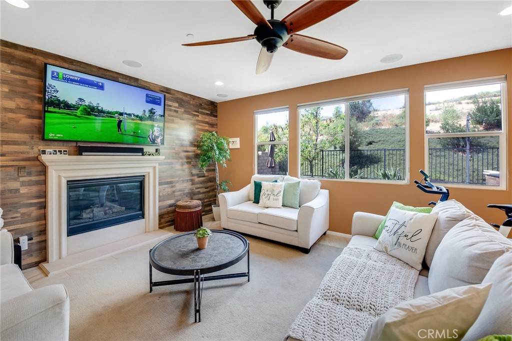 https://bt-photos.global.ssl.fastly.net/socal/orig_boomver_1_422838046-2.jpg