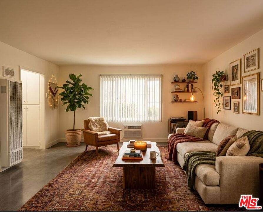8520 Sunland Boulevard - Photo 1