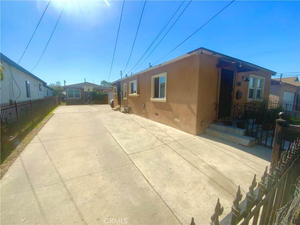 206 Raymond - Photo 1