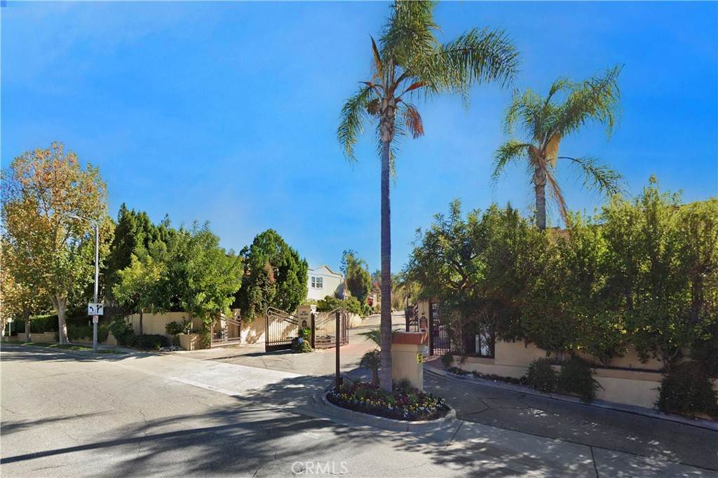 https://bt-photos.global.ssl.fastly.net/socal/orig_boomver_1_422907468-2.jpg