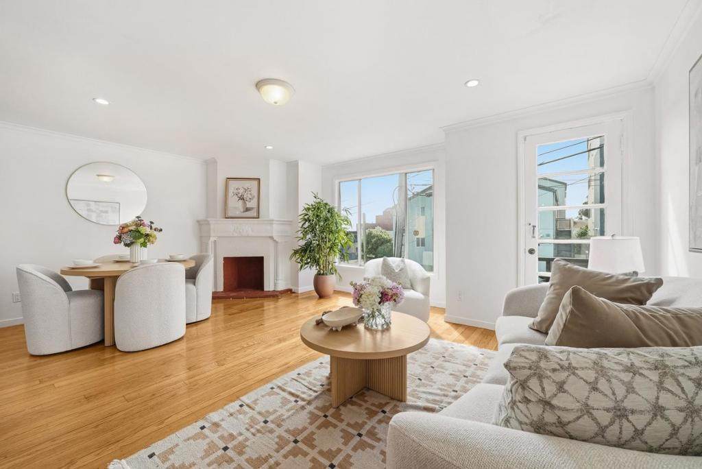 406 Head Street - Photo 1