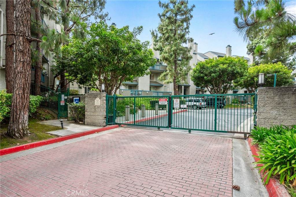 1380 Capitol Drive - Photo 1