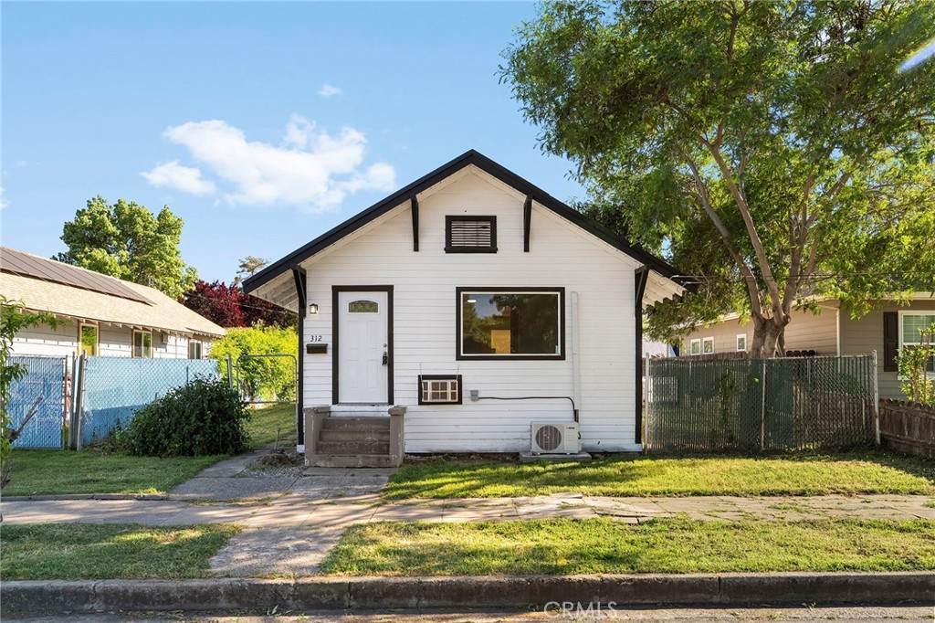 312 Cedar Street - Photo 1