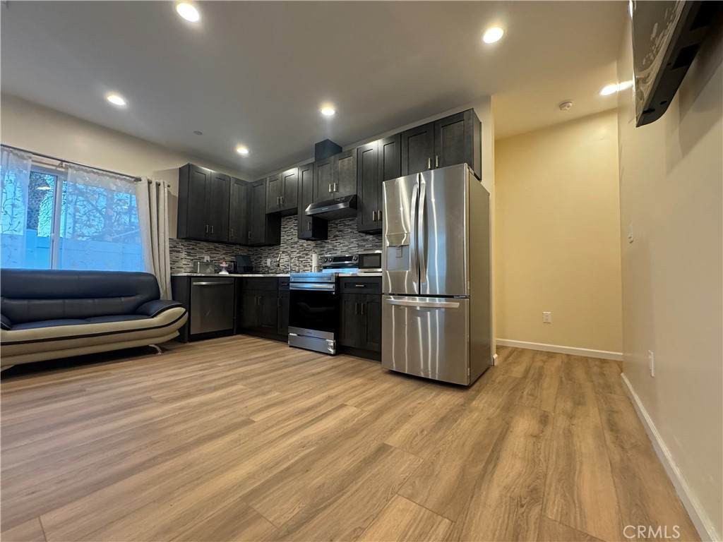 14134 Califa St - Photo 1