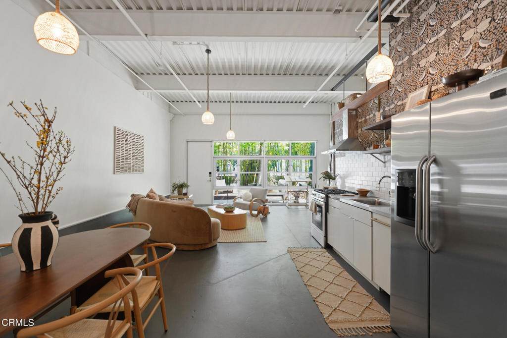 1010 Sycamore Avenue - Photo 1