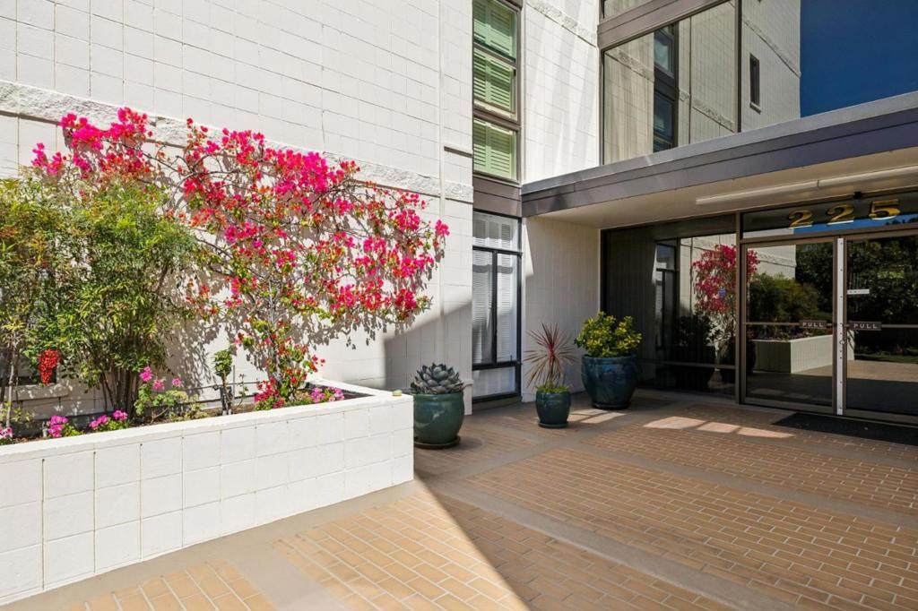 225 Virginia Avenue - Photo 1