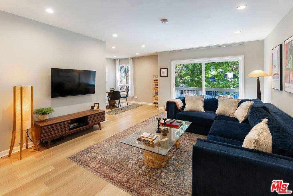 1262 Barrington Avenue - Photo 1