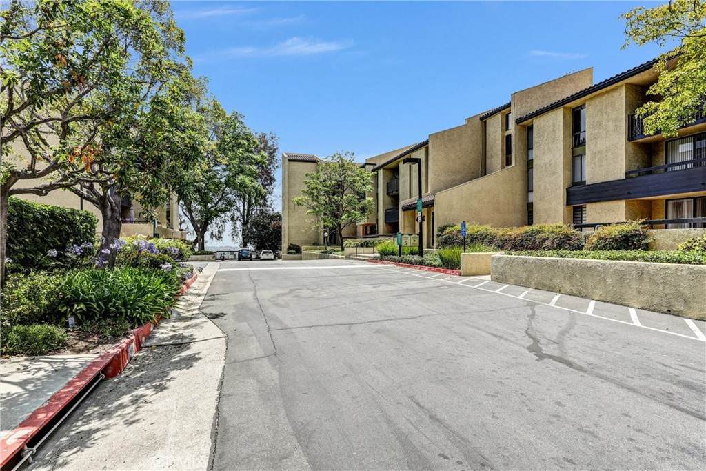 https://bt-photos.global.ssl.fastly.net/socal/orig_boomver_2_423085506-2.jpg