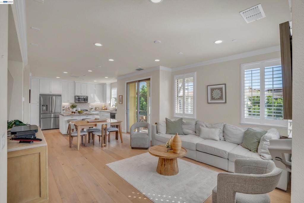 375 Basswood Cmn - Photo 1
