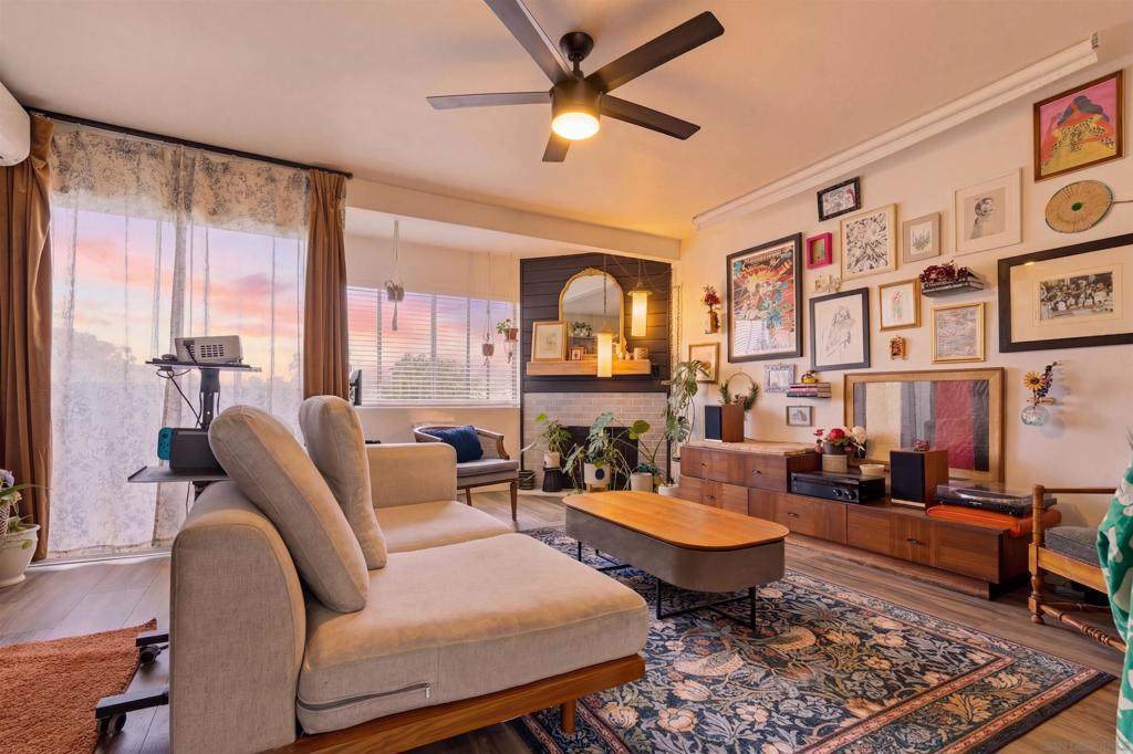 216 Pierce St - Photo 1