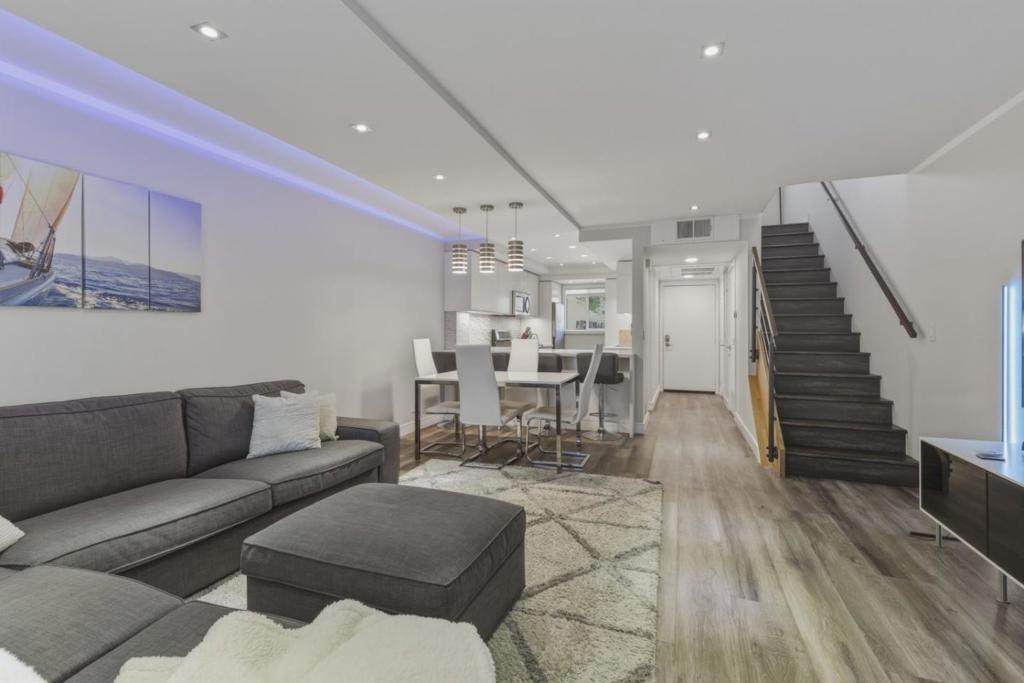 1092 Indian Summer Court - Photo 1