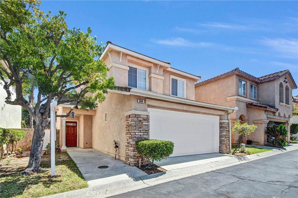 566 Hooper - Photo 1