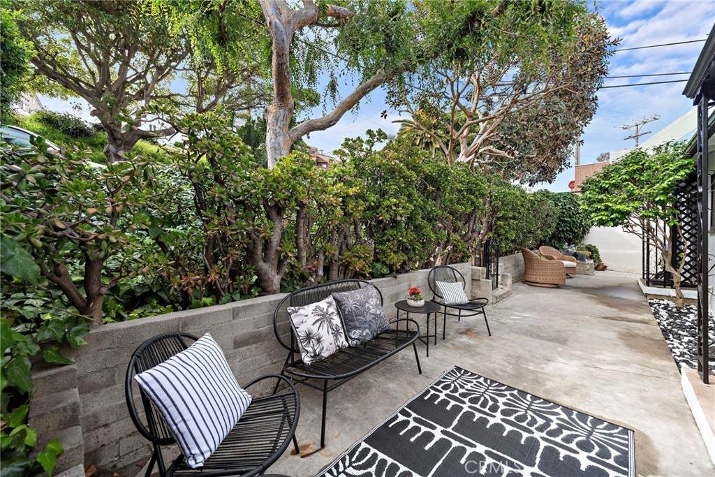 189 Lower Cliff Drive - Photo 1