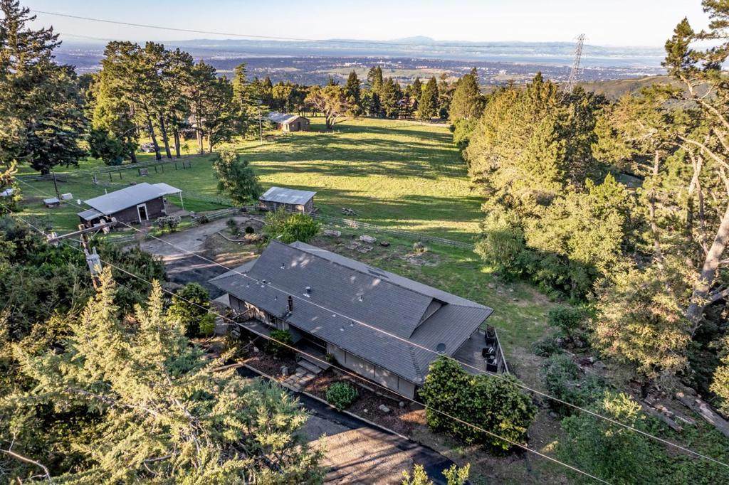 20255 Skyline Boulevard - Photo 1