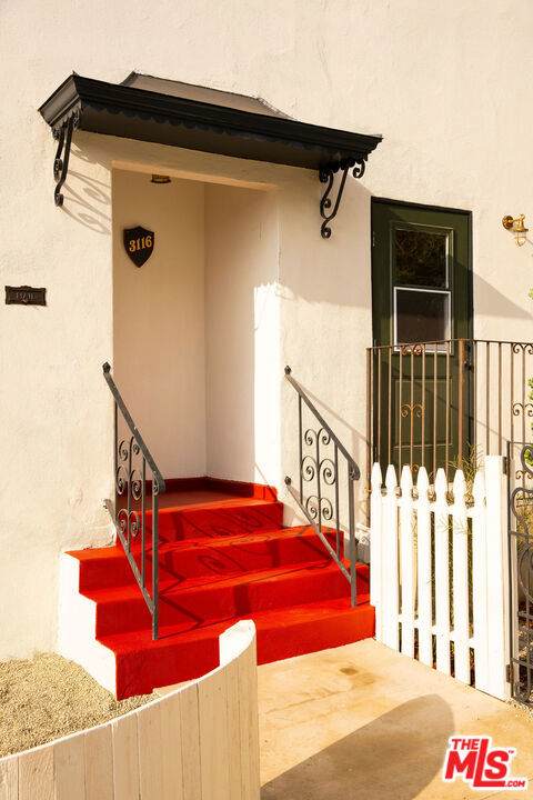 3116 Griffith Park Boulevard - Photo 1