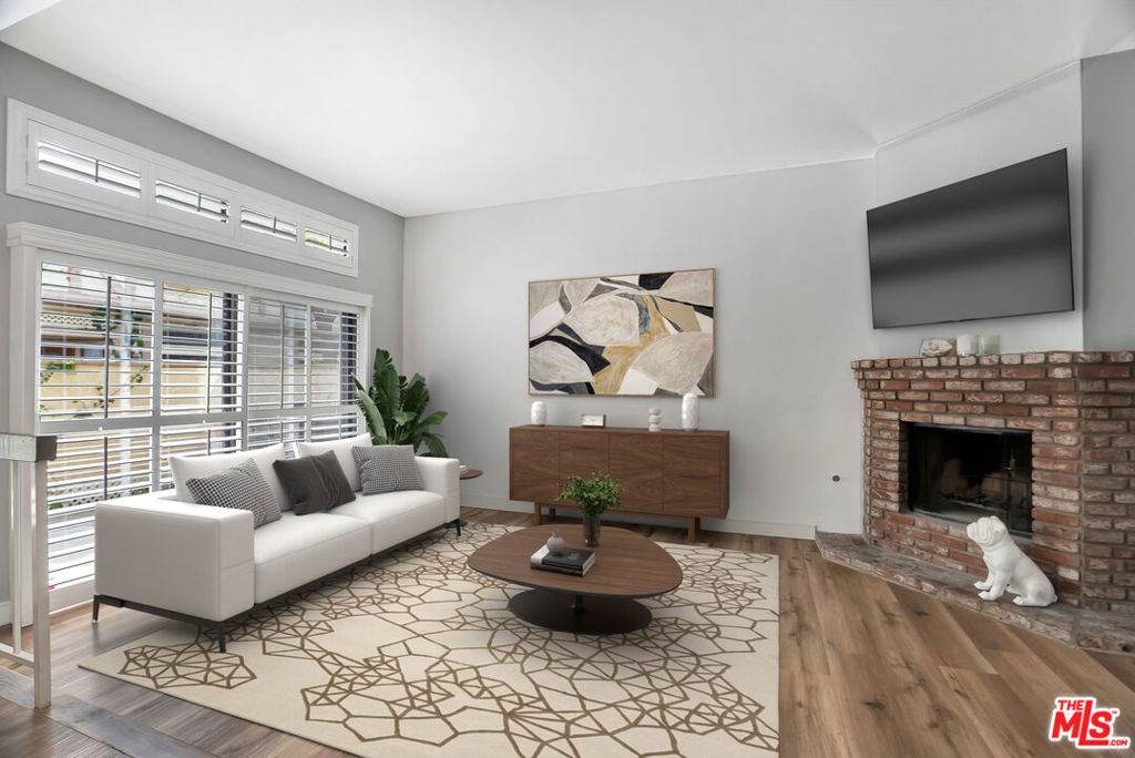 7100 Balboa Boulevard - Photo 1