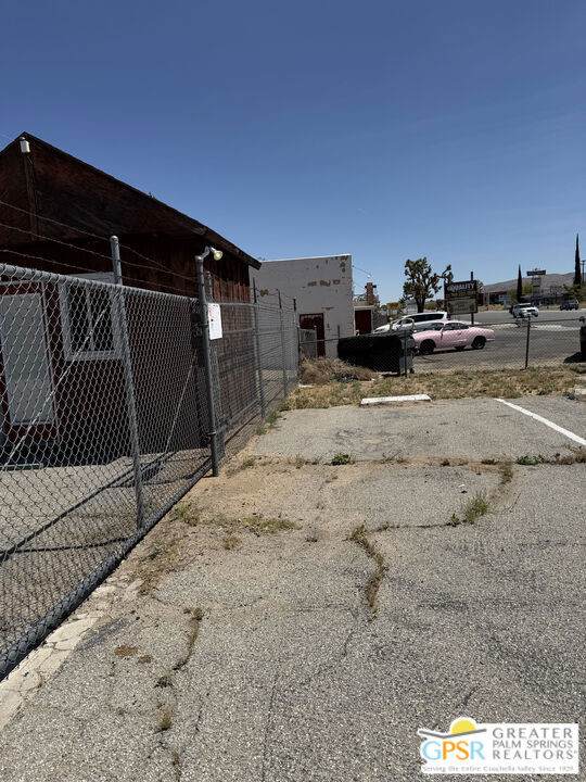 https://bt-photos.global.ssl.fastly.net/socal/orig_boomver_1_423278076-2.jpg