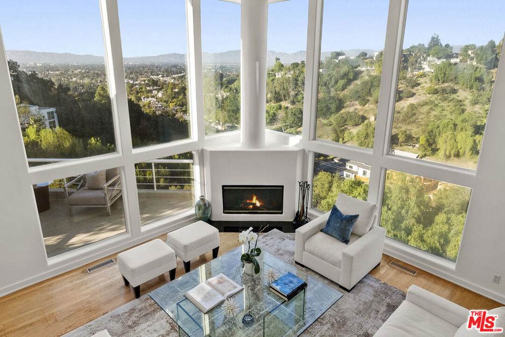 https://bt-photos.global.ssl.fastly.net/socal/orig_boomver_1_423305612-2.jpg