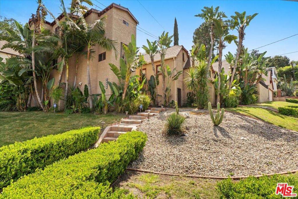 https://bt-photos.global.ssl.fastly.net/socal/orig_boomver_1_423306097-2.jpg