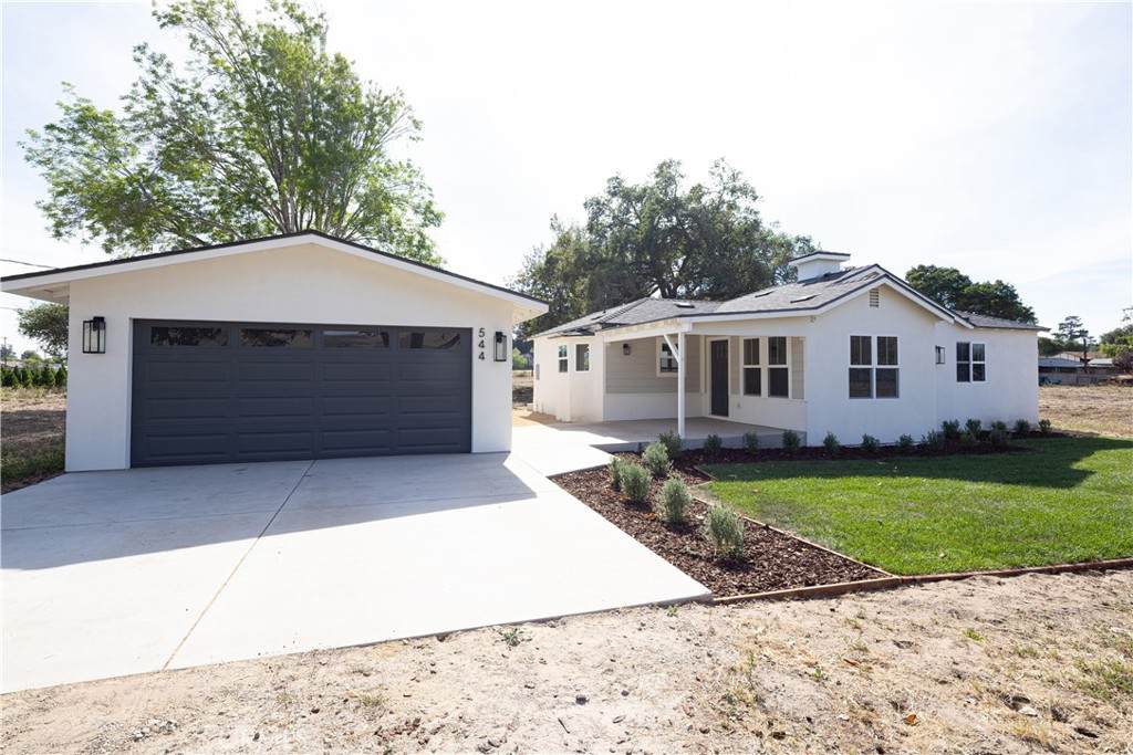 544 Oakglen - Photo 1